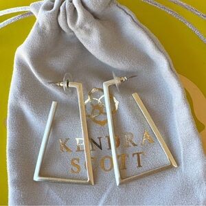 Kendra Scott Easton Geometric Drop Earrings